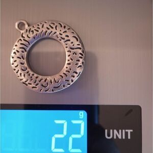 Solid silver round prestige necklace pendant charm 22 grams